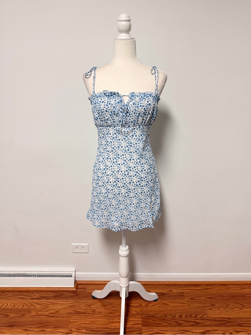 Princess Polly Blue White Floral Mini Dress Size 4 Tie Strap Ruched Cottagecore